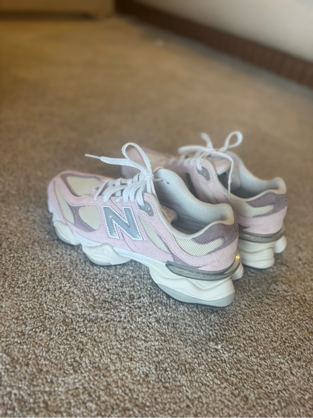 9060 New Balance Pink & White Running Sneakers